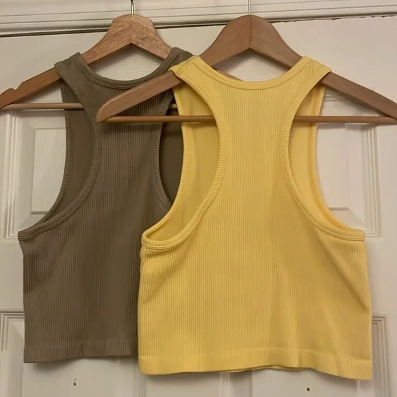 Pack of two crop tanks - Picture 4 of 4